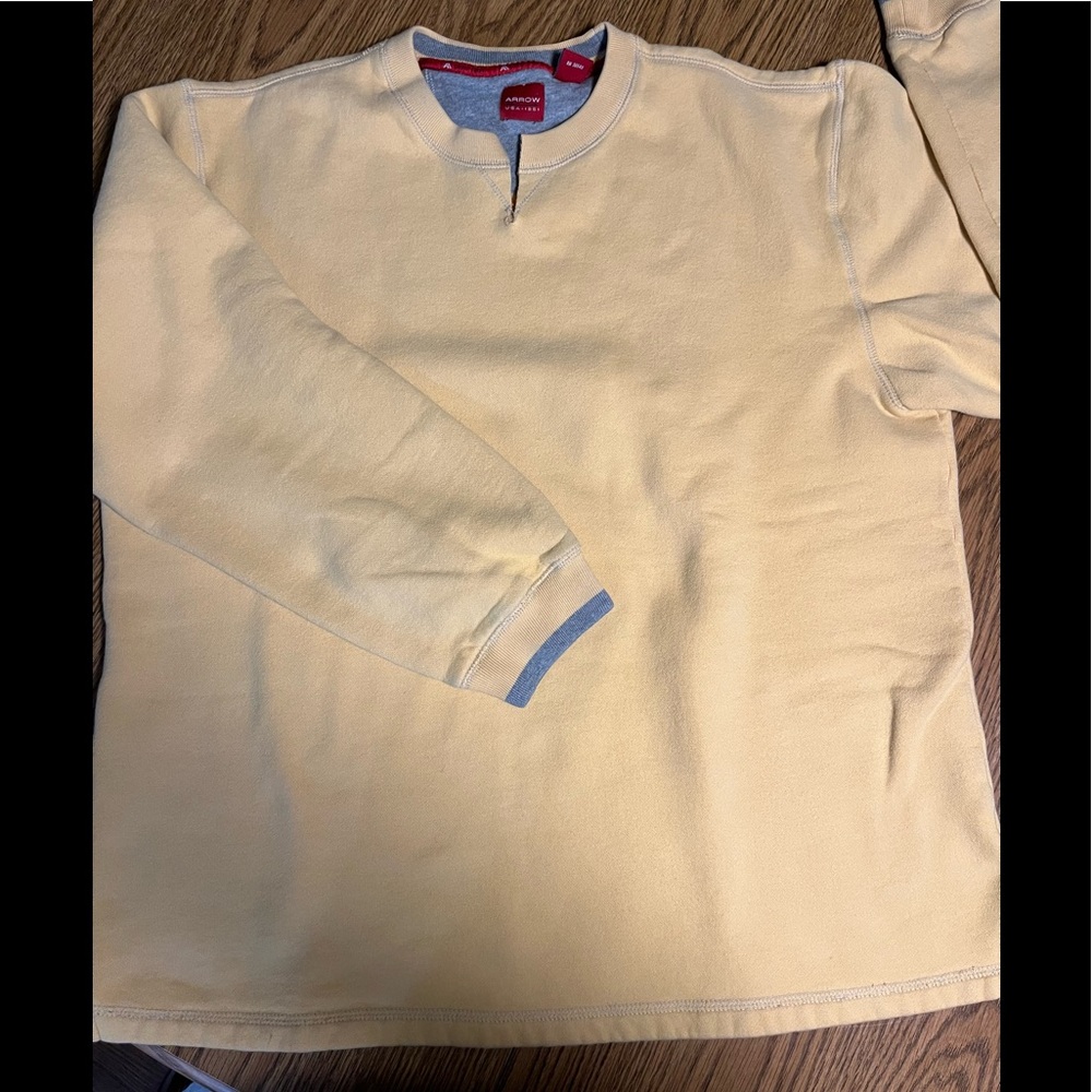 Arrow heavy sweatshirt.